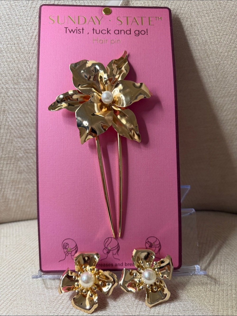 Gold Floral Hair Pin and Earrings Set with Pearls